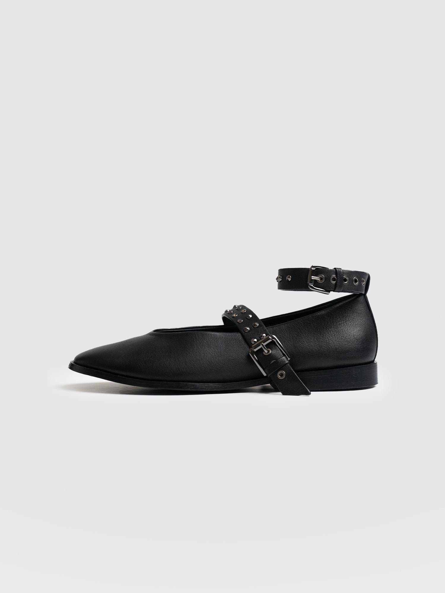 Vega Studded Ballerina Flats - Black - Women's Shoes | Saint + Sofia? EU